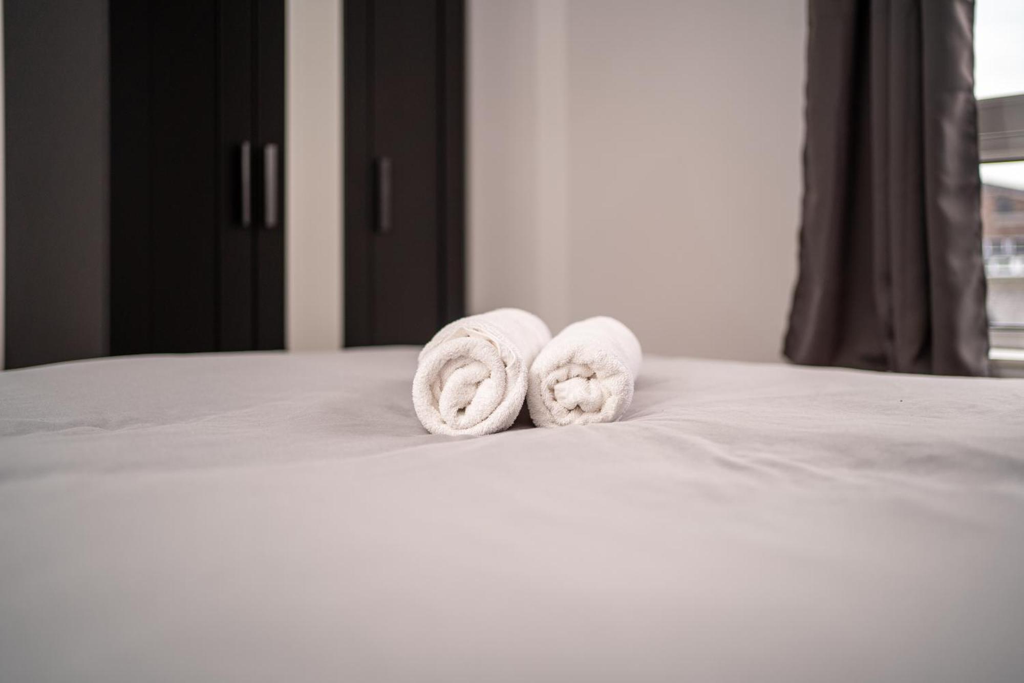 Central Apartment In Belfast City Centre - Sleeps 5 People ภายนอก รูปภาพ