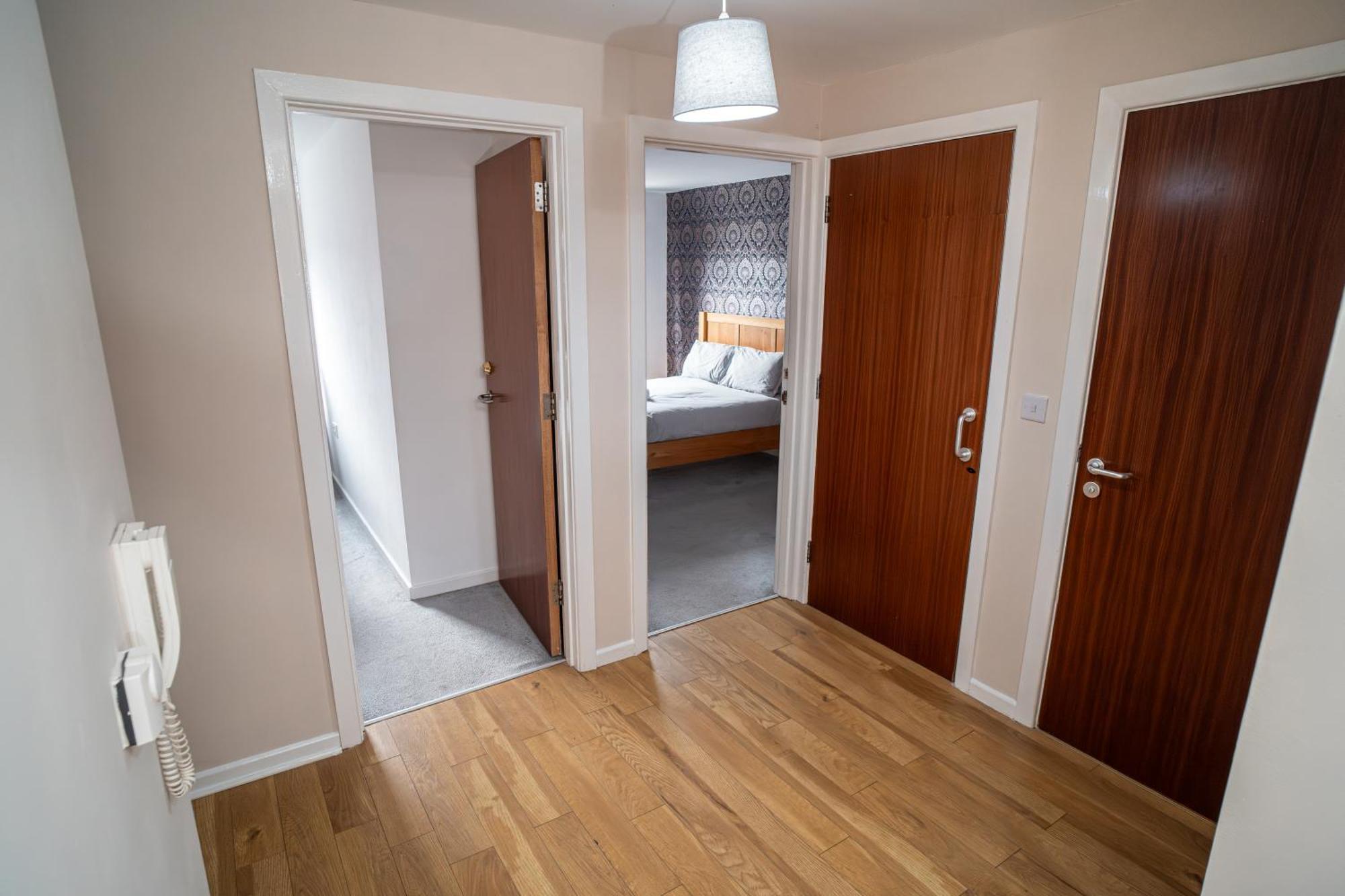 Central Apartment In Belfast City Centre - Sleeps 5 People ภายนอก รูปภาพ