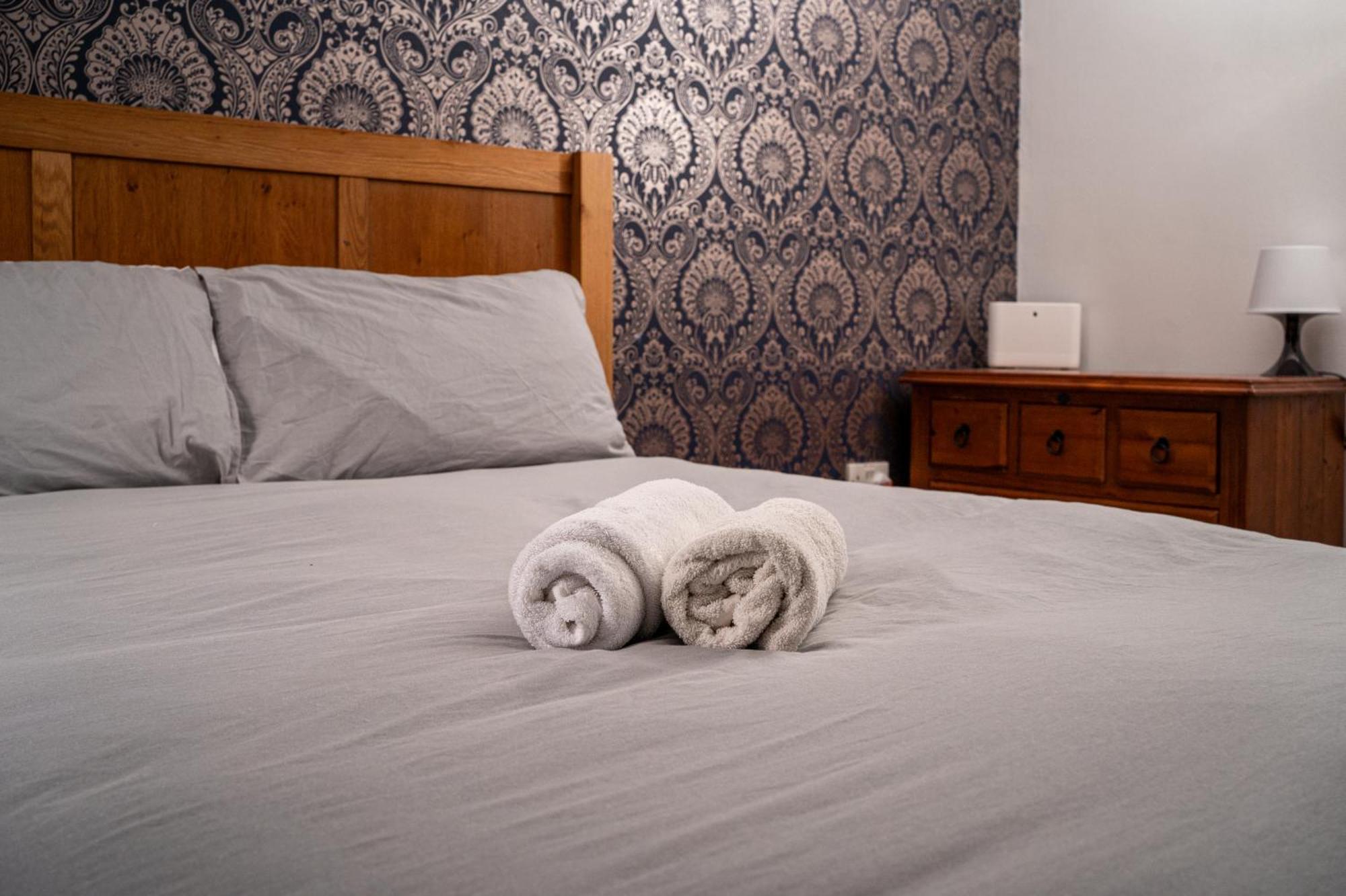 Central Apartment In Belfast City Centre - Sleeps 5 People ภายนอก รูปภาพ