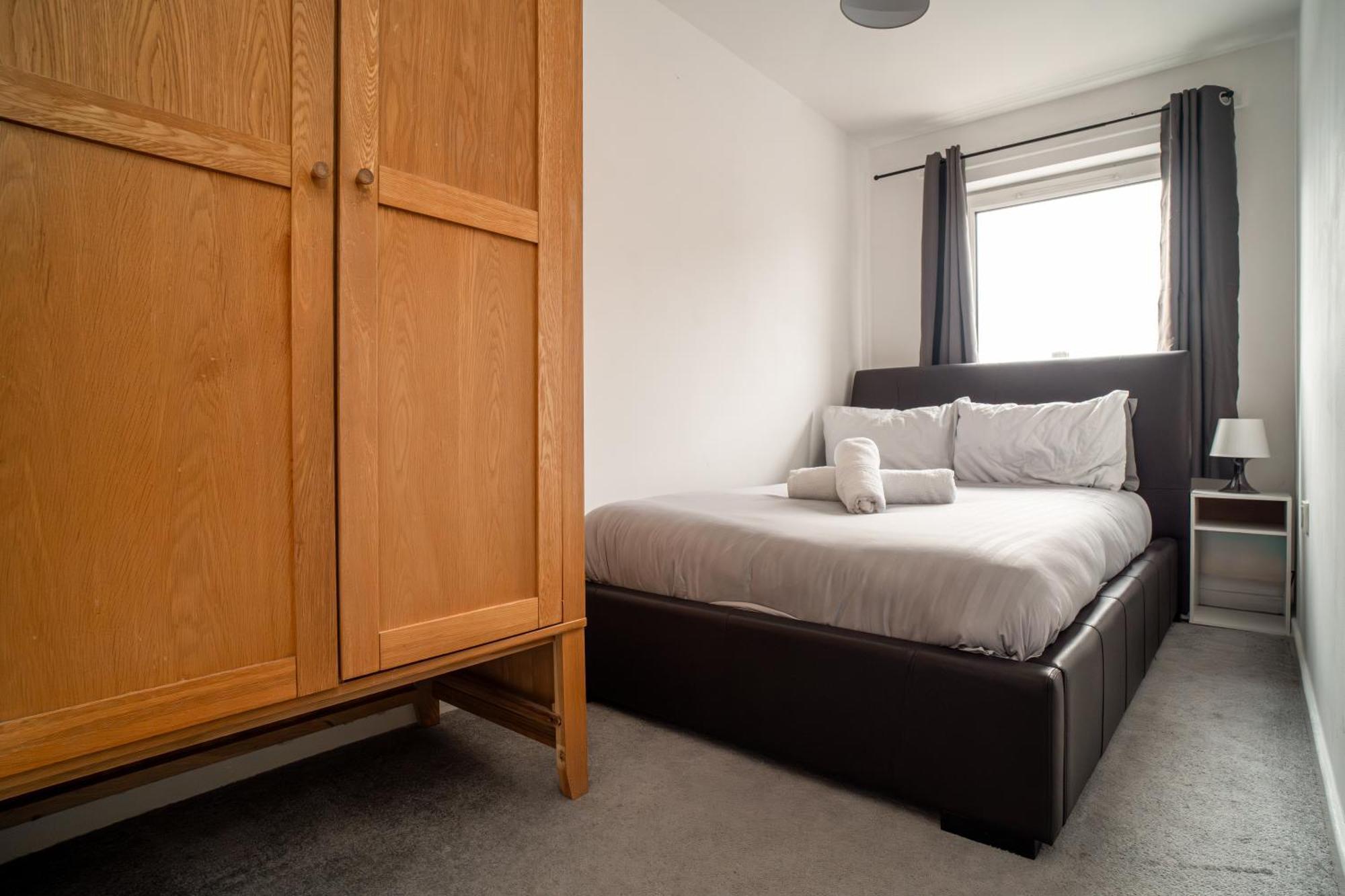 Central Apartment In Belfast City Centre - Sleeps 5 People ภายนอก รูปภาพ