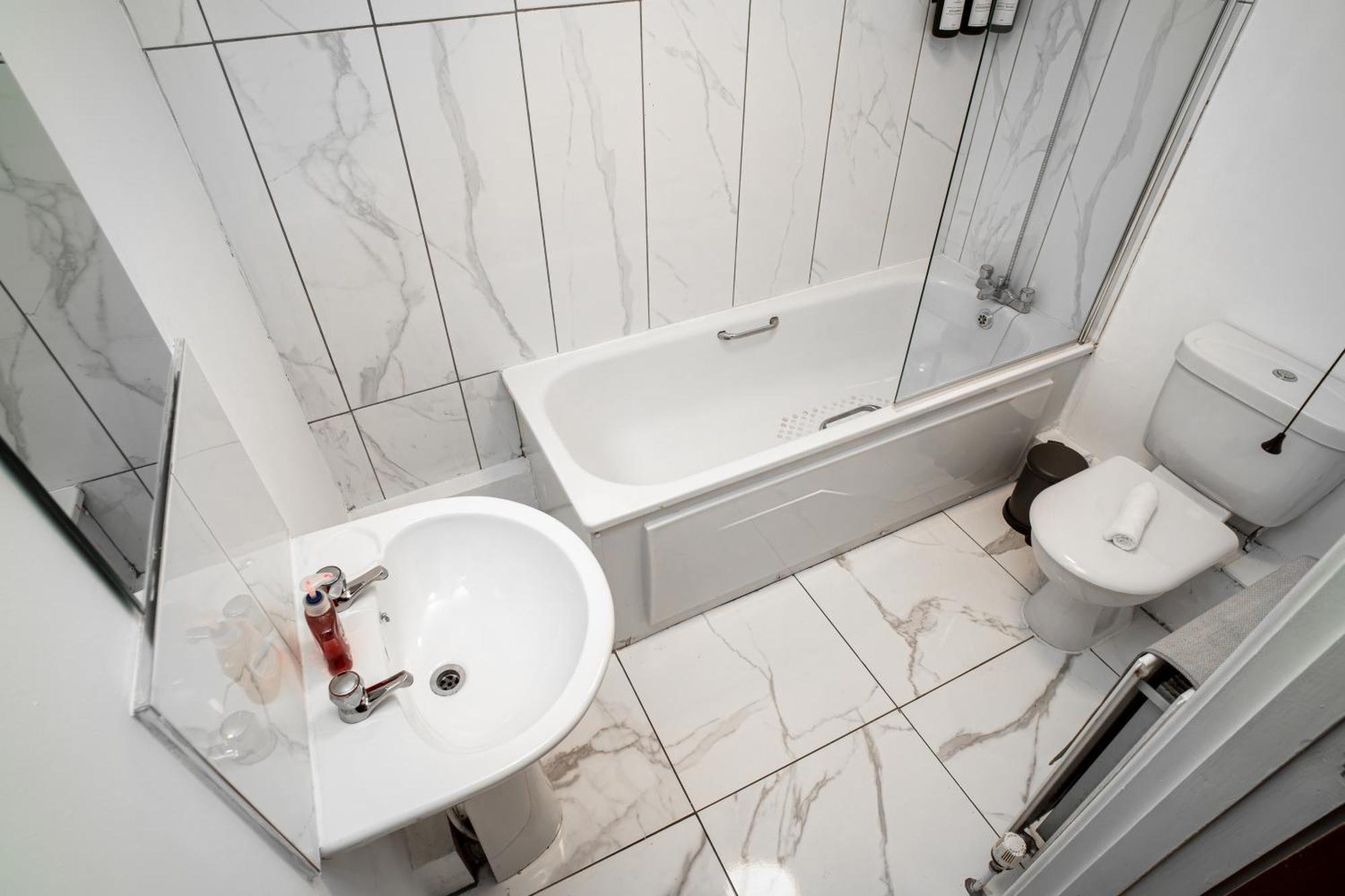 Central Apartment In Belfast City Centre - Sleeps 5 People ภายนอก รูปภาพ